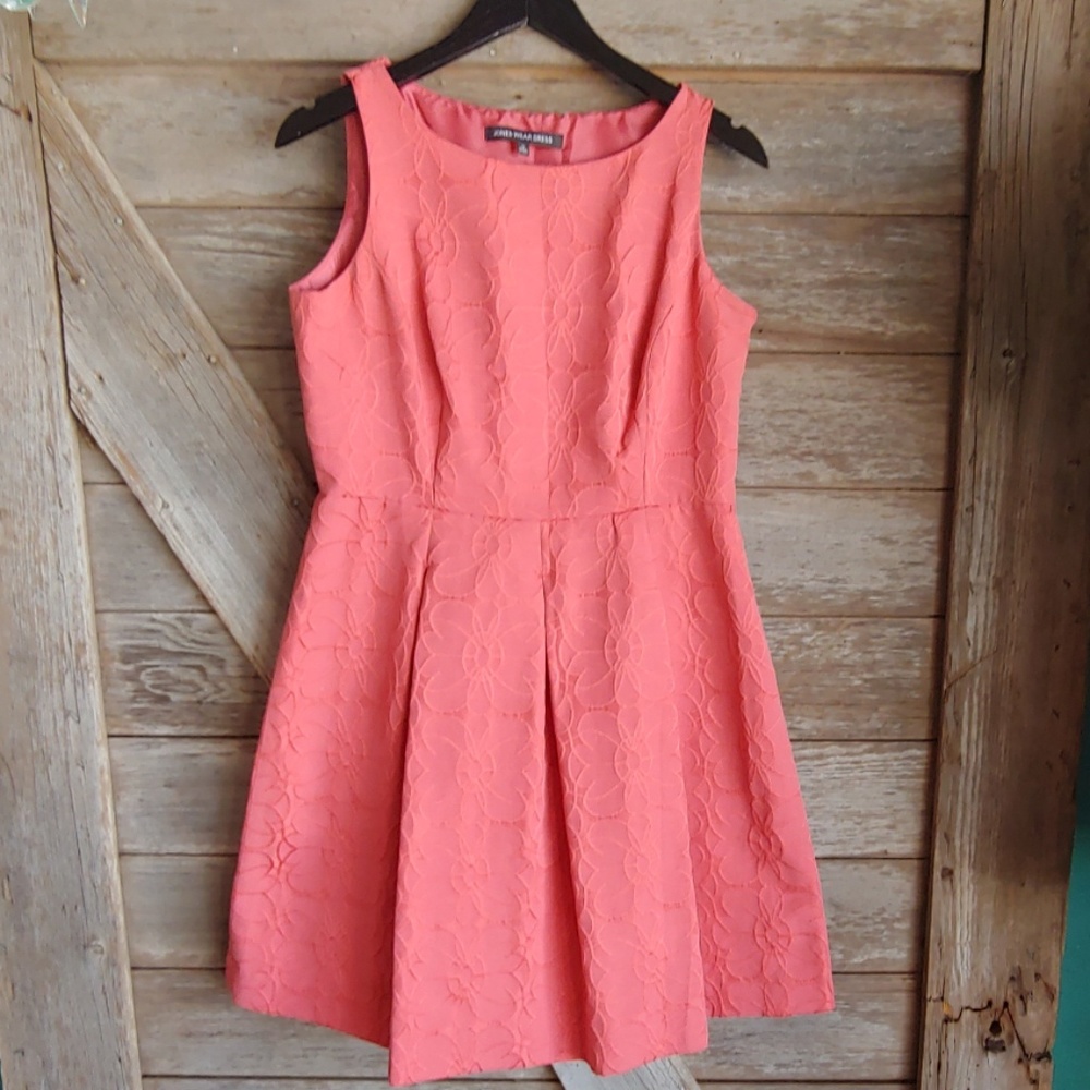 CORAL FLORAL EMBROIDERY DRESS